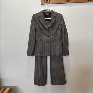 🐾 Caslon Gray Pinstripe Women's Suit: Size 10P🐾
